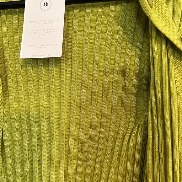 HP!! 🎉NWT Long sleeved ribbed top - Picture 4 of 6